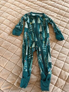 Little Sleepies Green Holiday Christmas Tree Zippy